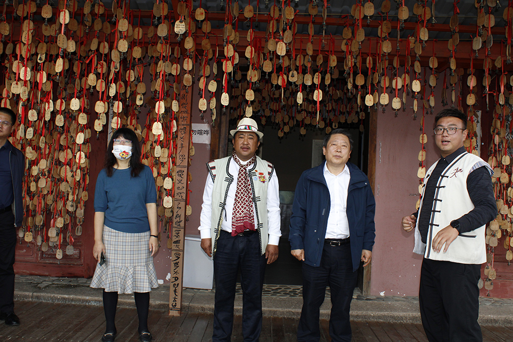 國(guó)家民委“民族團(tuán)結(jié)進(jìn)步”授榮專(zhuān)題調(diào)研組蒞臨“麗江拉市海濕地公園”指導(dǎo)調(diào)研，集團(tuán)董事長(zhǎng)楊四龍、集團(tuán)副董事長(zhǎng)、黨總支書(shū)記吳學(xué)華陪同